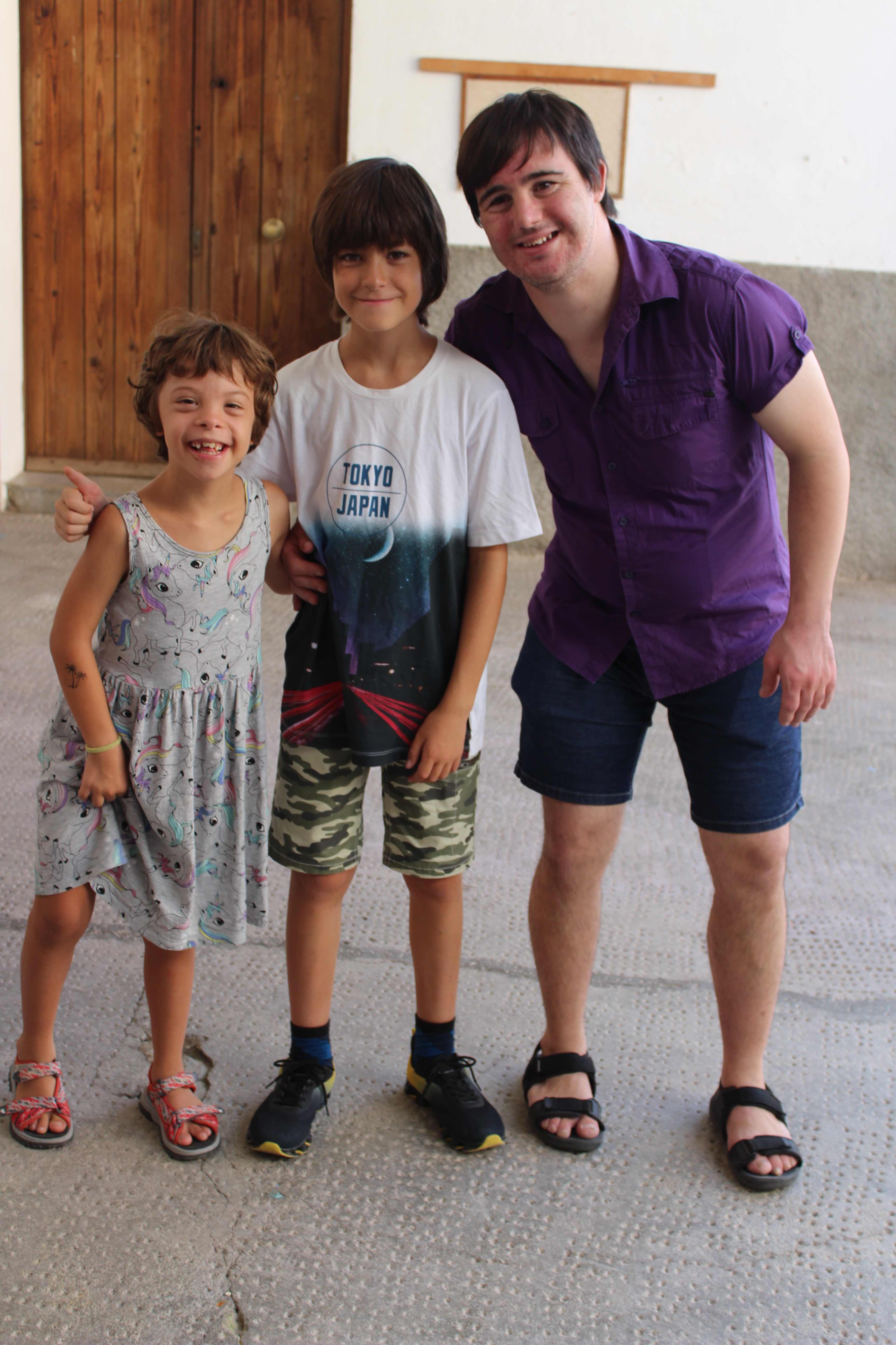 Tres de los protagonistas del vídeo de la campaña: Bruna, Pedro y Miquel